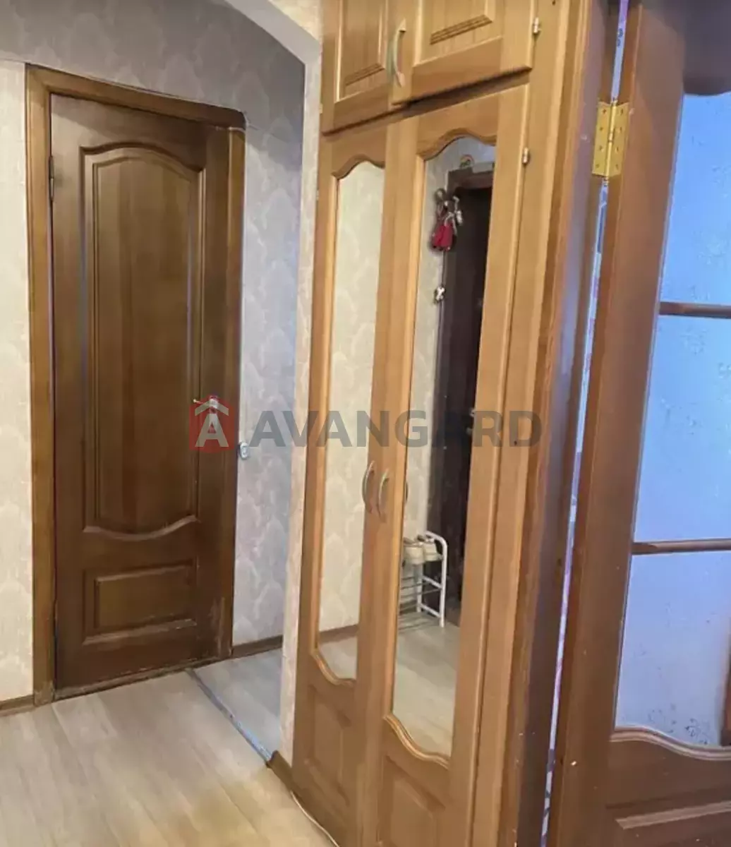 3 ����. ��������, 66/-/8 ��. �., 8/10 ���� ���� 4