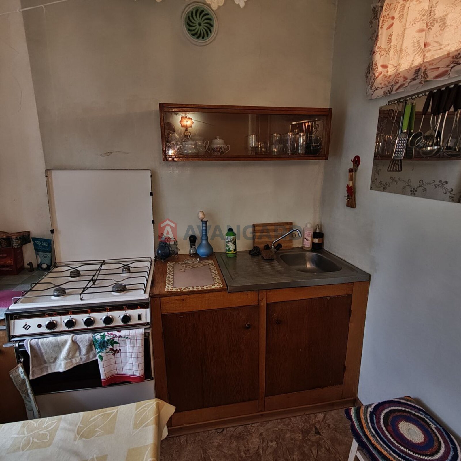 2 ����. ��������, 50/-/6 ��. �., 3/5 ���� ���� 5