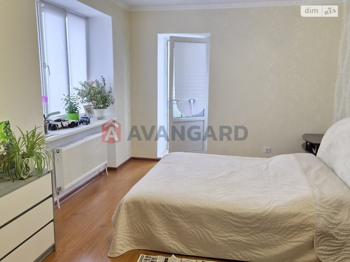 2 ��. ��������, 92/60/20 ��. �., 3/9 ������ ���� 16