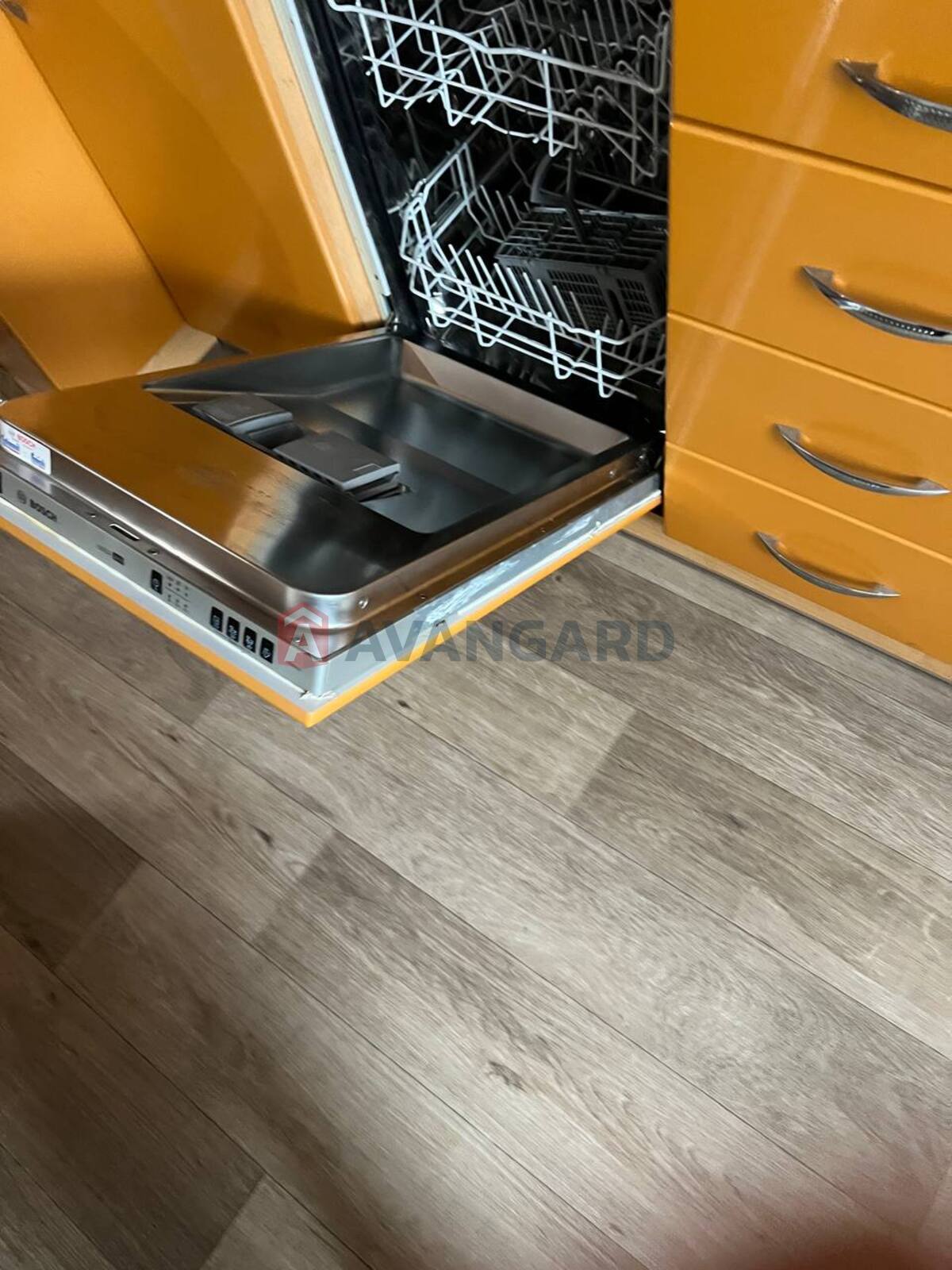 2 ��. ��������, 51/32/9 ��. �., 6/14 ������ ���� 18