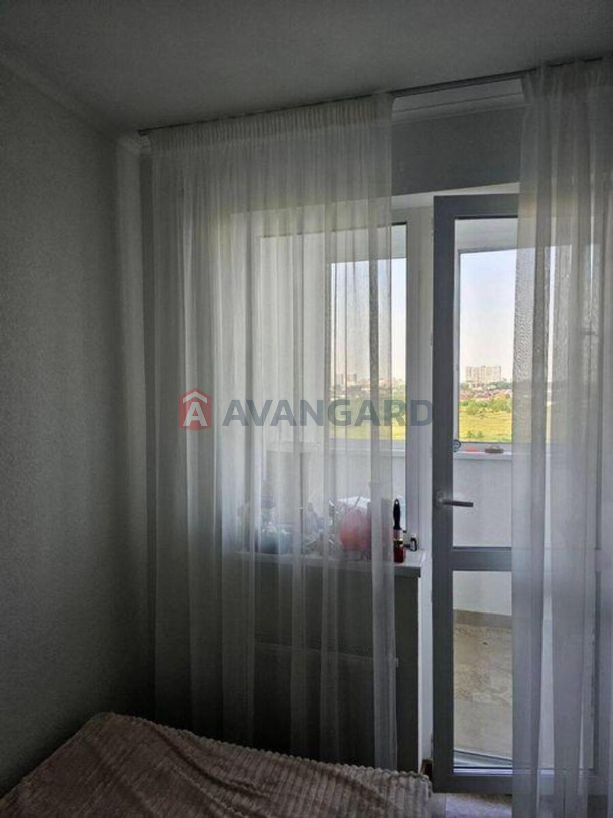 1 ��. ��������, 40/-/10 ��. �., 8/10 ������ ���� 3