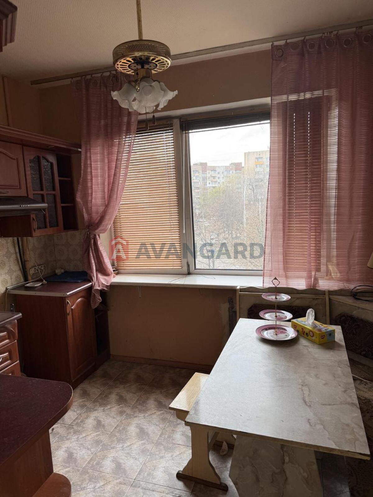 2 ��. ��������, 56/40/8 ��. �., 4/12 ������ ���� 4