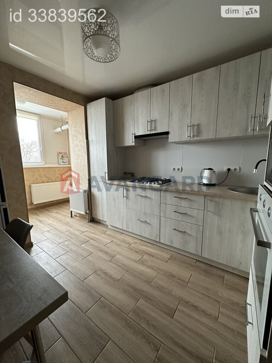 1 ����. ��������, 38/17/12 ��. �., 3/10 ���� ���� 2