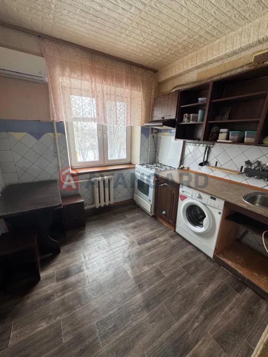 3 ��. ��������, 63/-/7 ��. �., 4/9 ������ ���� 12