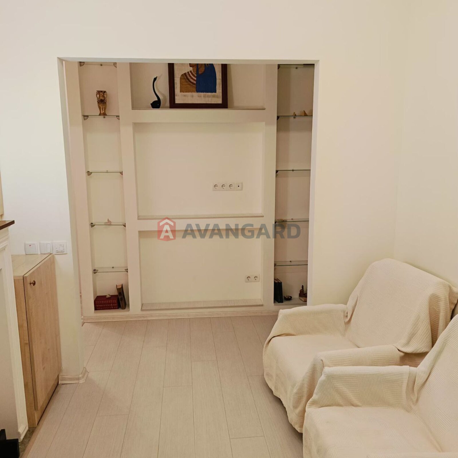 1 ��. ��������, 42,8/15,5/10.6 ��. �., 28/32 ������ ���� 2