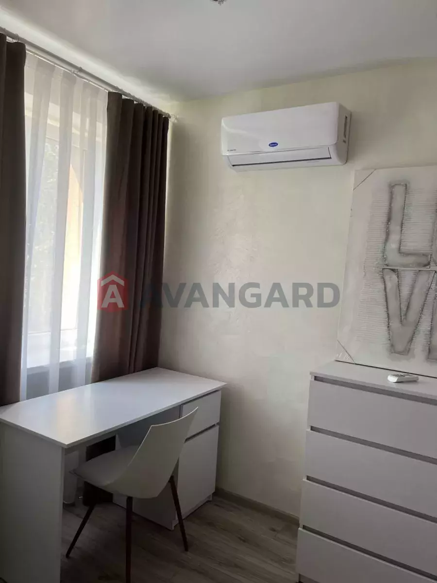 1 ��. ��������, 27/-/13 ��. �., 6/9 ������ ���� 3