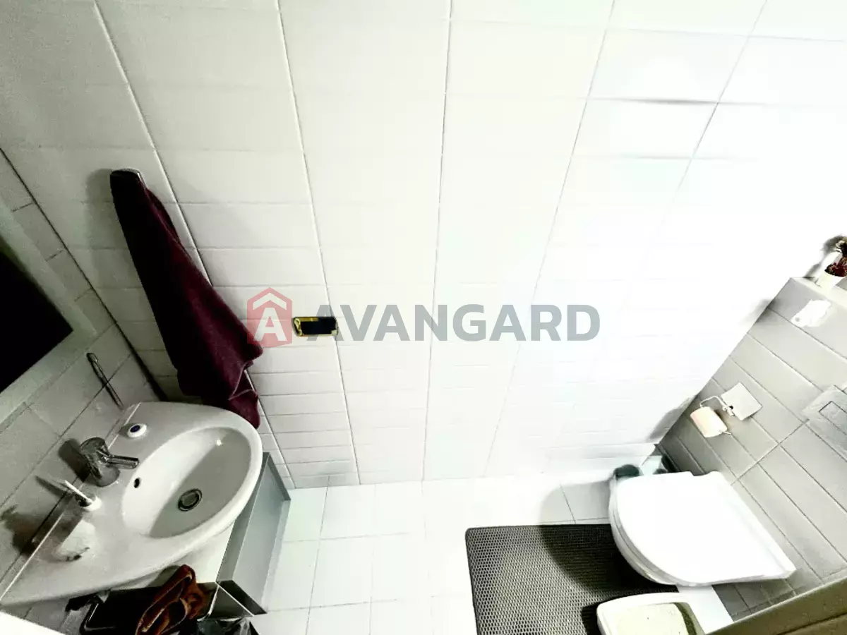 4 ��. ��������, 140/-/- ��. �., 11/15 ������ ���� 27