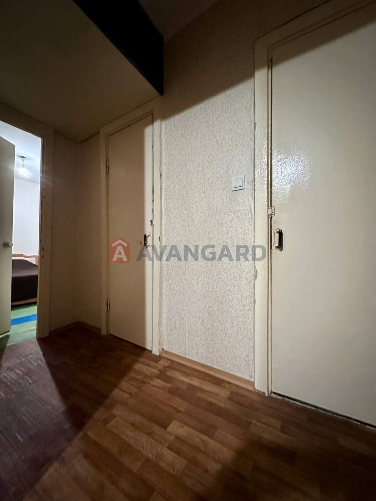 2 . , 58/-/8,5 . ., 5/9   15