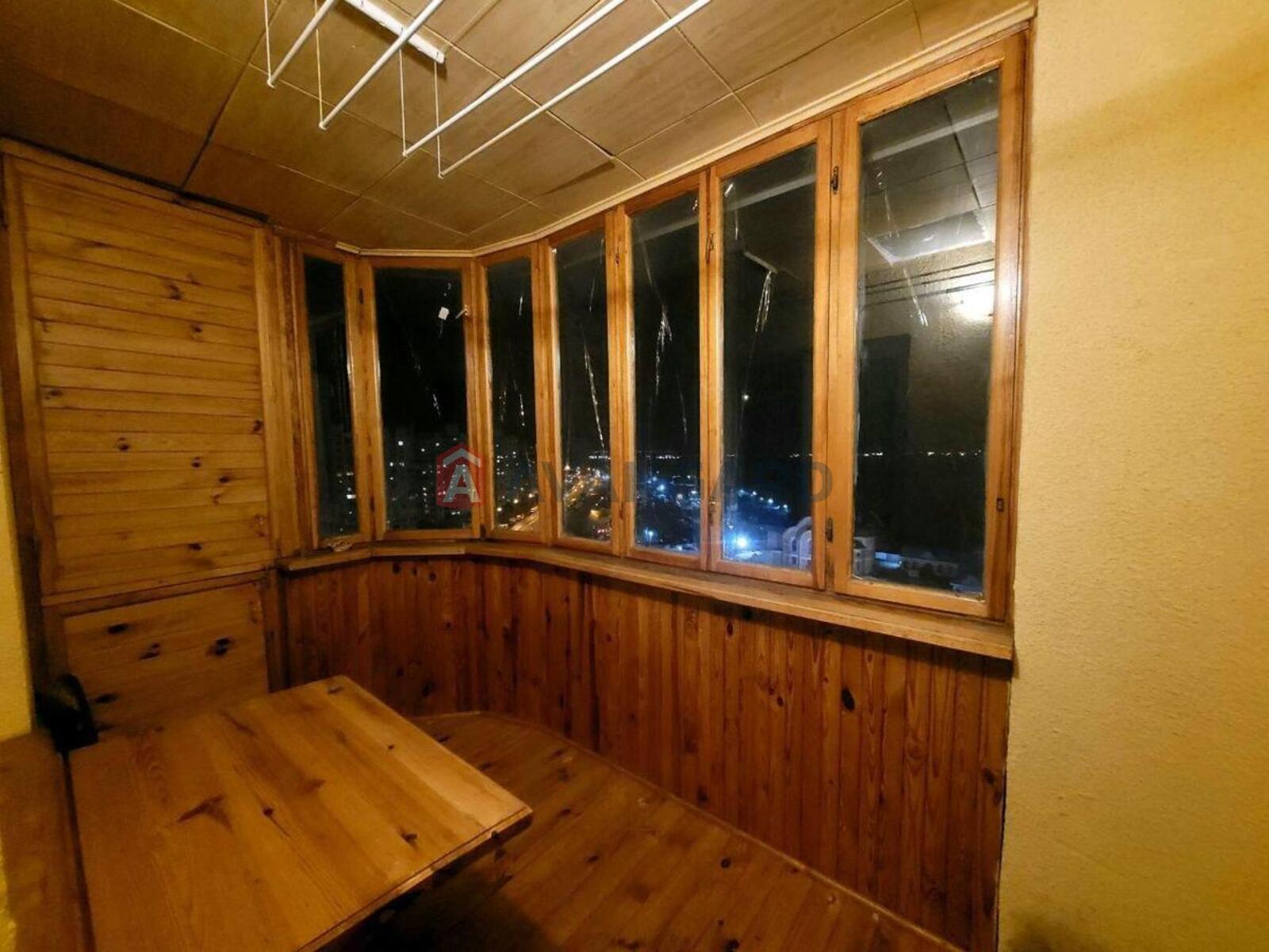 4 ��. ��������, 100/55/11 ��. �., 14/23 ������ ���� 9