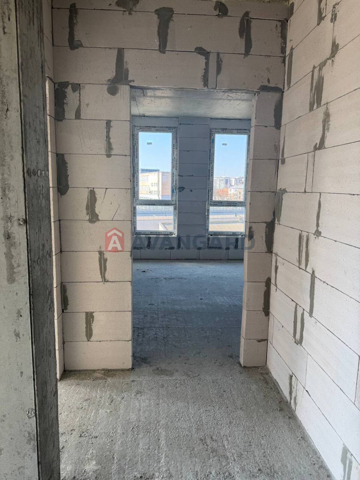 3 ��. ��������, 84,89/46,43/14,81 ��. �., 5/9 ������ ���� 10