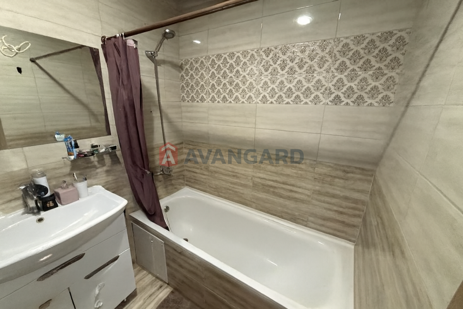 1 ��. ��������, 43/17/11 ��. �., 4/12 ������ ���� 9