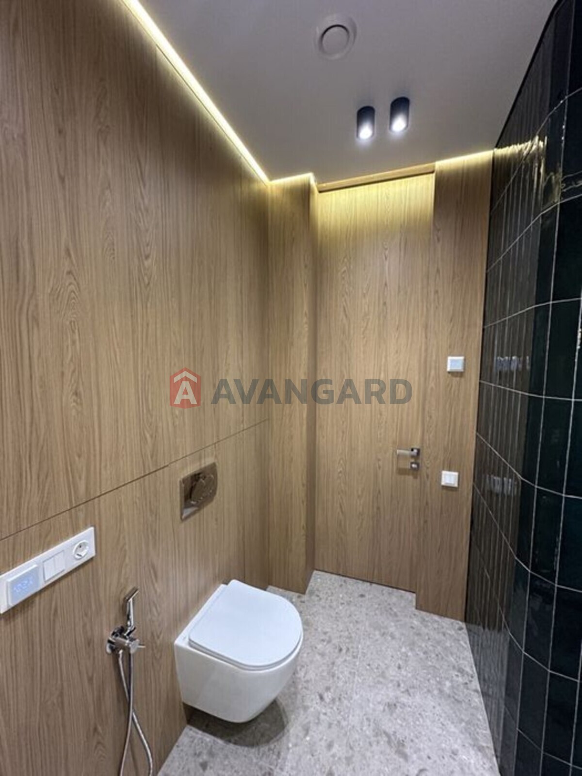 2 ��. ��������, 85/-/40 ��. �., 3/5 ������ ���� 8