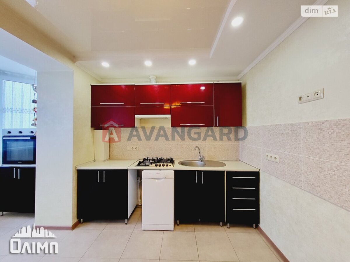 3 ��. ��������, 81/45/15 ��. �., 11/11 ������ ���� 13