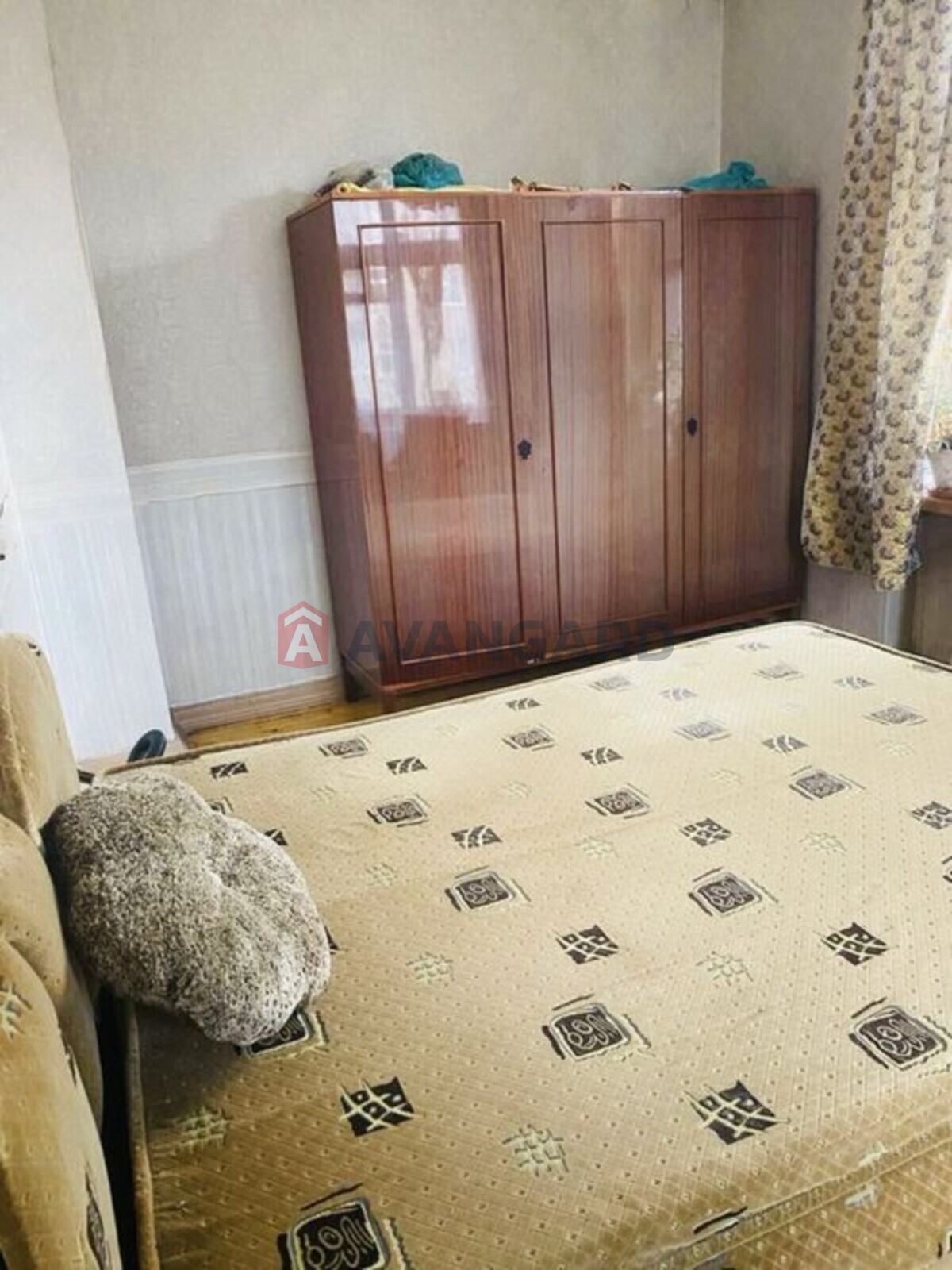 2 ��. ��������, 53/-/8 ��. �., 2/5 ������ ���� 7