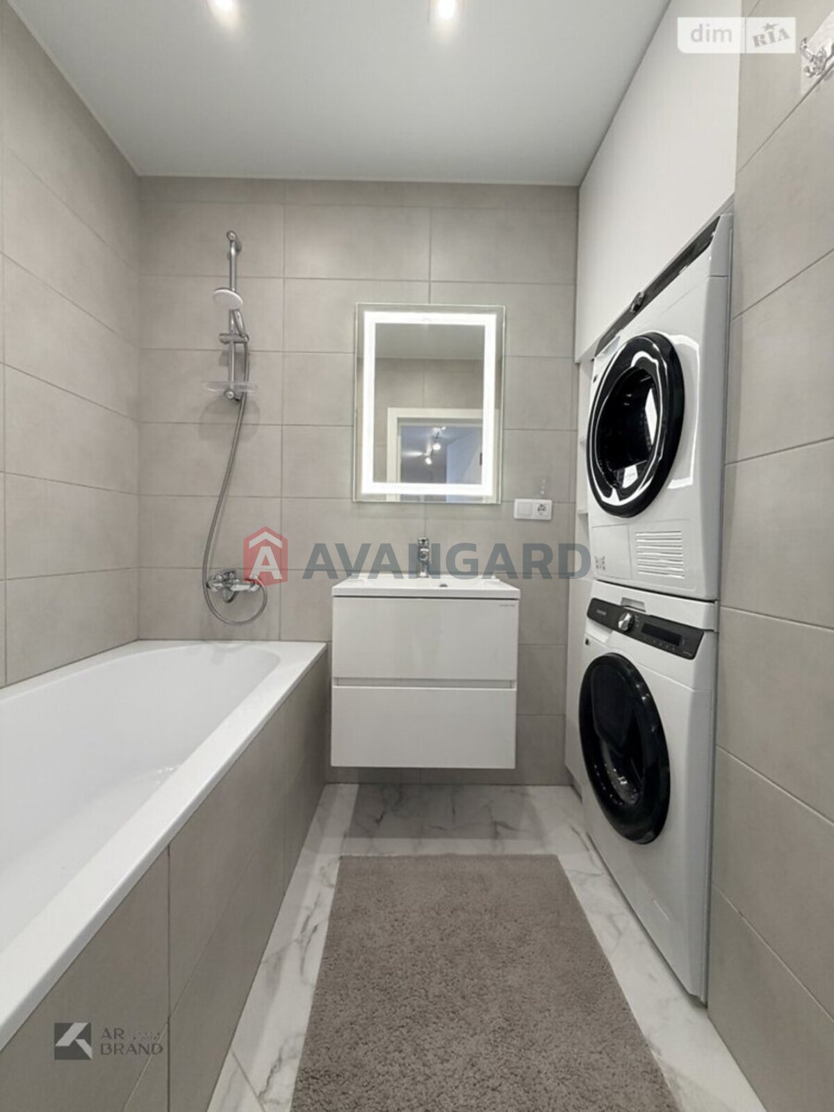 2 ��. ��������, 73/43/12 ��. �., 15/16 ������ ���� 20