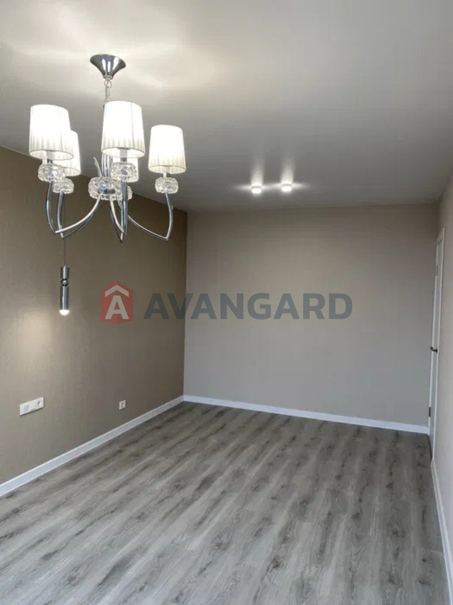 1 ��. ��������, 43/-/11 ��. �., 5/10 ������ ���� 2