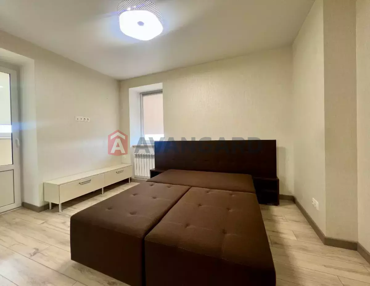 3 ��. ��������, 78/-/35 ��. �., 8/10 ������ ���� 7