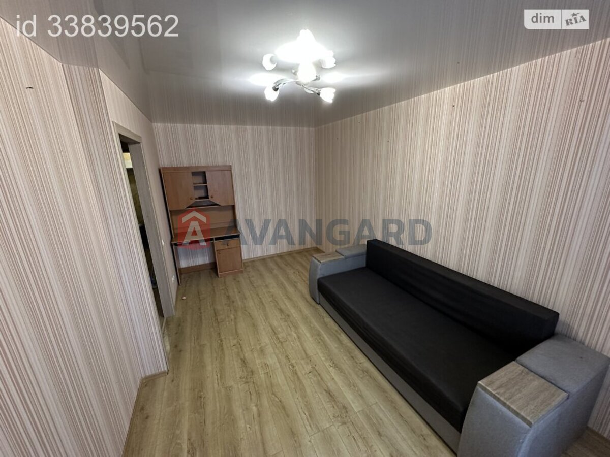 1 ����. ��������, 38/17/12 ��. �., 3/10 ���� ���� 6