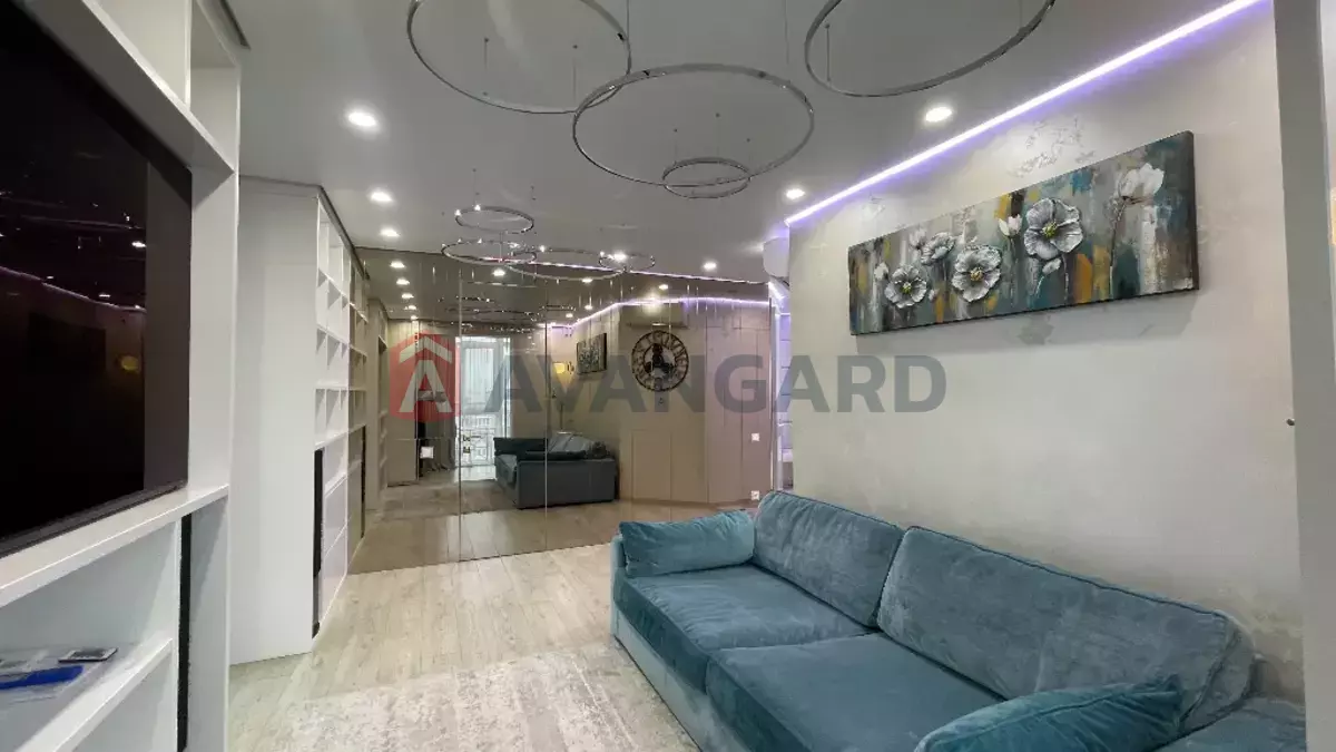 4 . , 100/-/- . ., 10/12   2