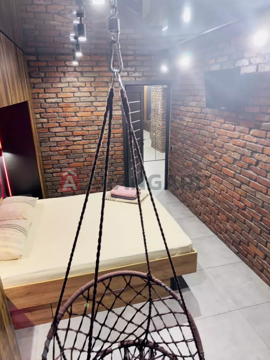 2 ��. ��������, 45/-/15 ��. �., 4/12 ������ ���� 8