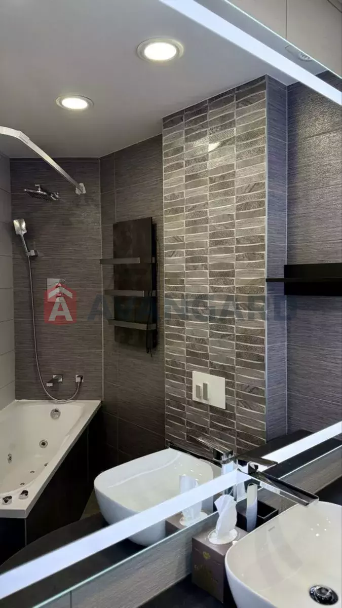 3 ��. ��������, 79/-/30 ��. �., 2/12 ������ ���� 6