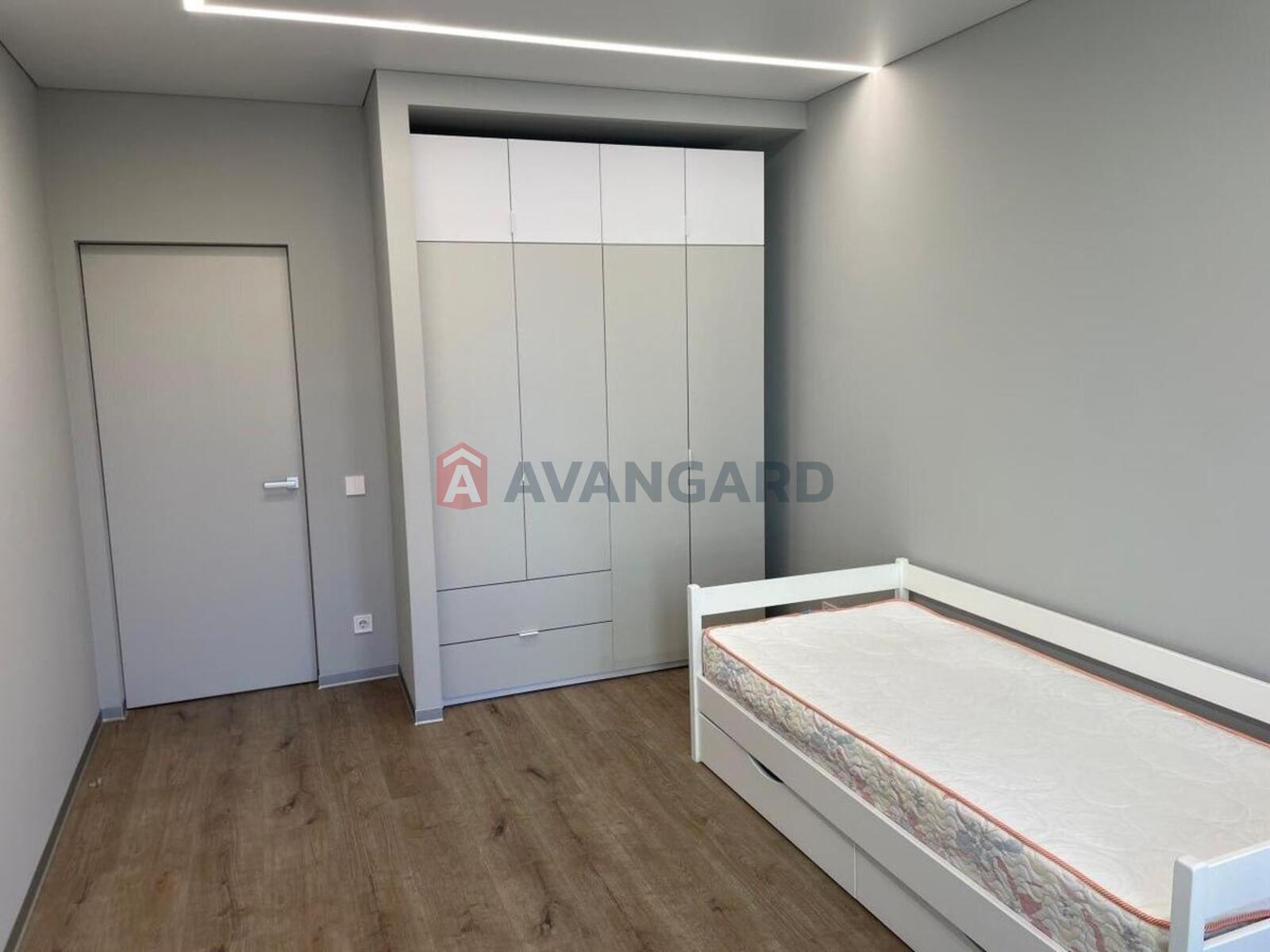 3 ��. ��������, 72/37/15 ��. �., 3/9 ������ ���� 2