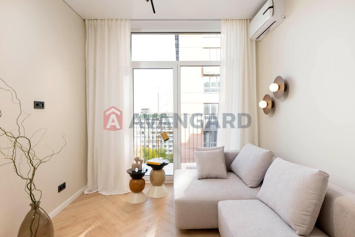 1 ��. ��������, 40 / 11 / 18 ��. �., 9/9 ������ ���� 17