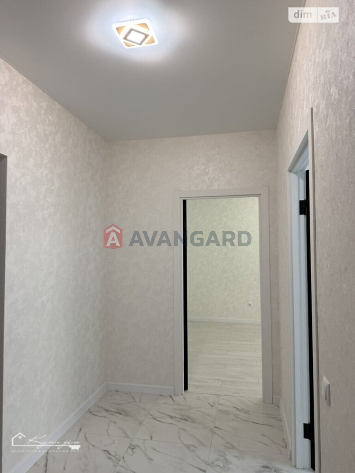 2 ��. ��������, 68/32/18 ��. �., 6/10 ������ ���� 3