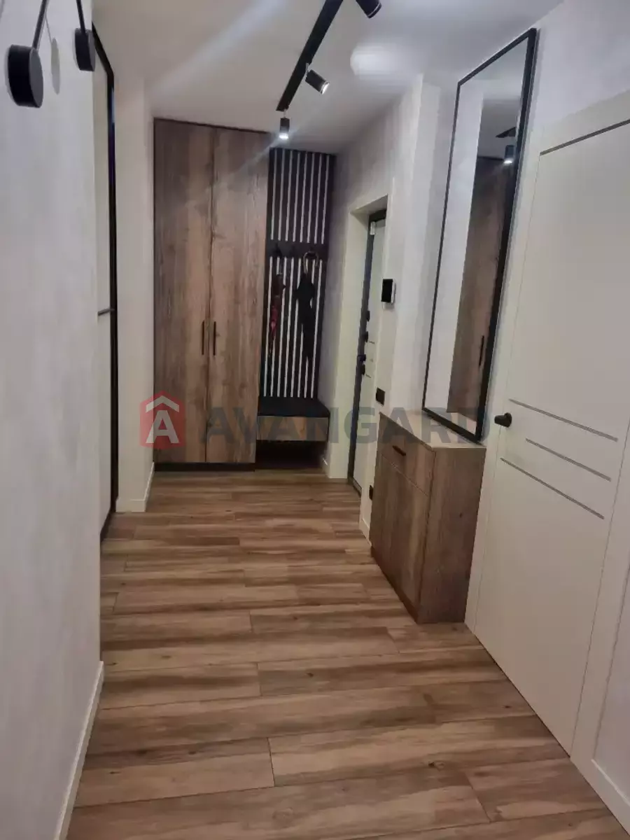 2 ��. ��������, 68/30/30 ��. �., 10/12 ������ ���� 13