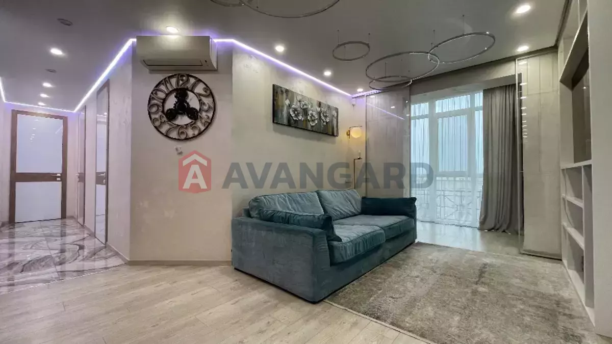 4 . , 100/-/- . ., 10/12   3