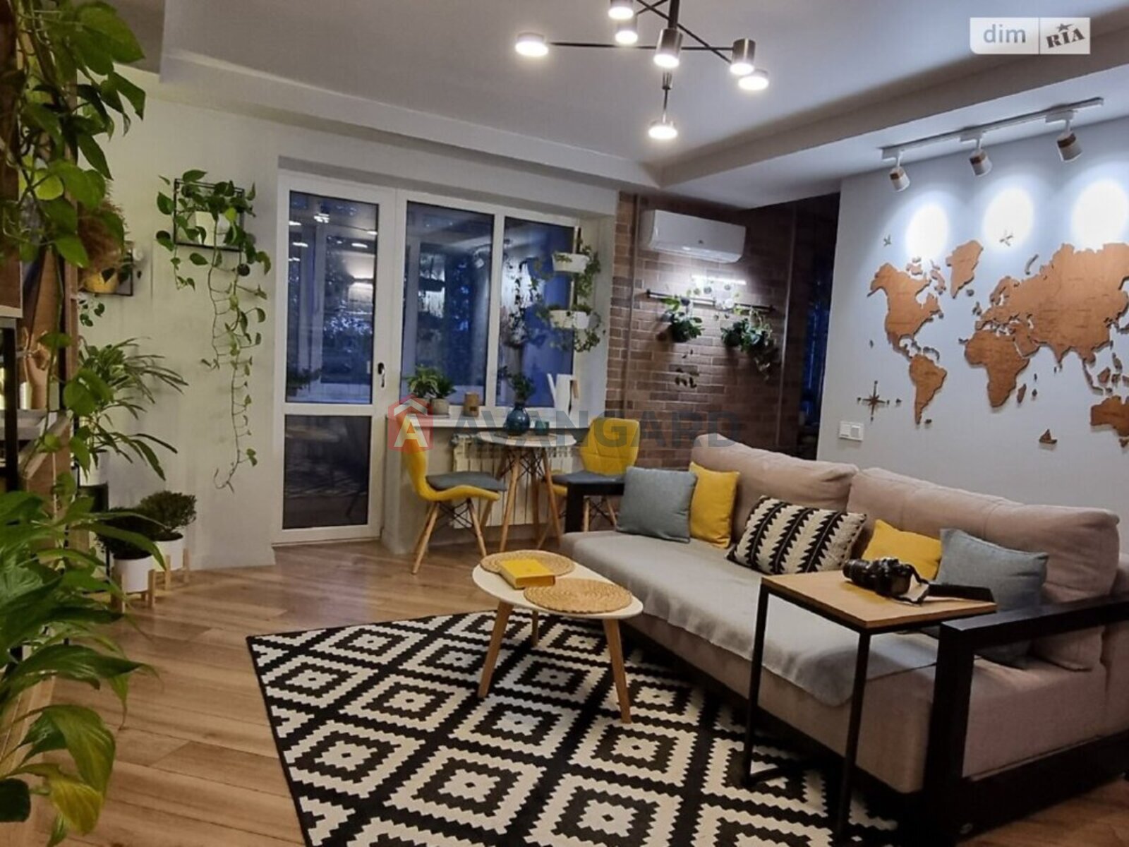 3 ��. ��������, 65/-/- ��. �., 6/9 ������ ���� 1