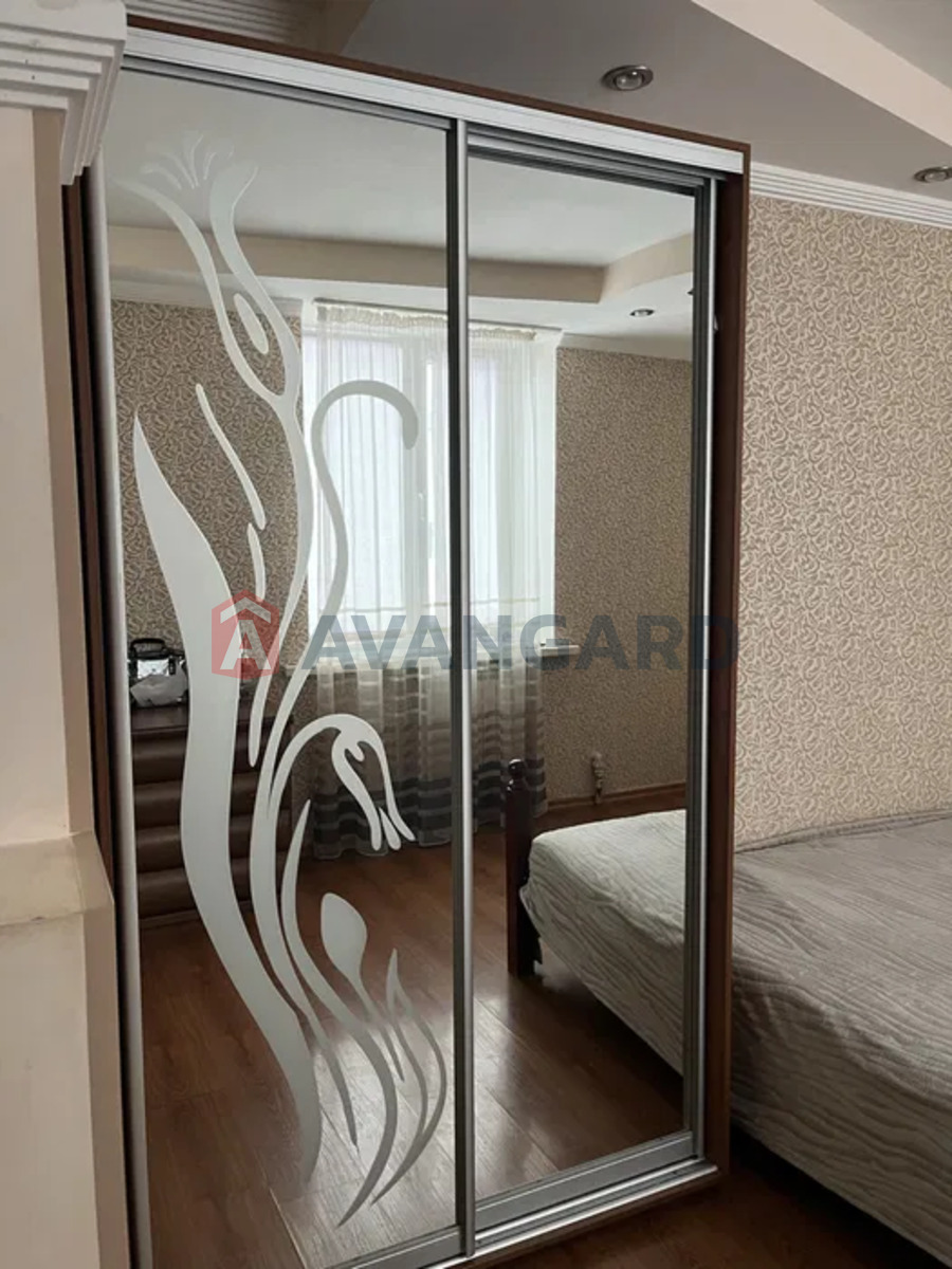 2 ����. ��������, 40/-/23 ��. �., 9/13 ���� ���� 7