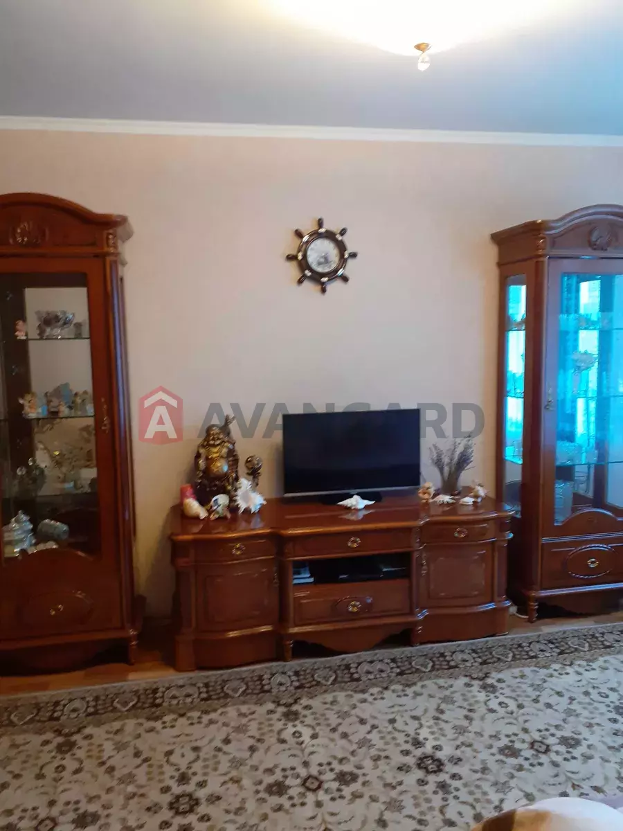 3 . , 57/-/8 . ., 4/9   4