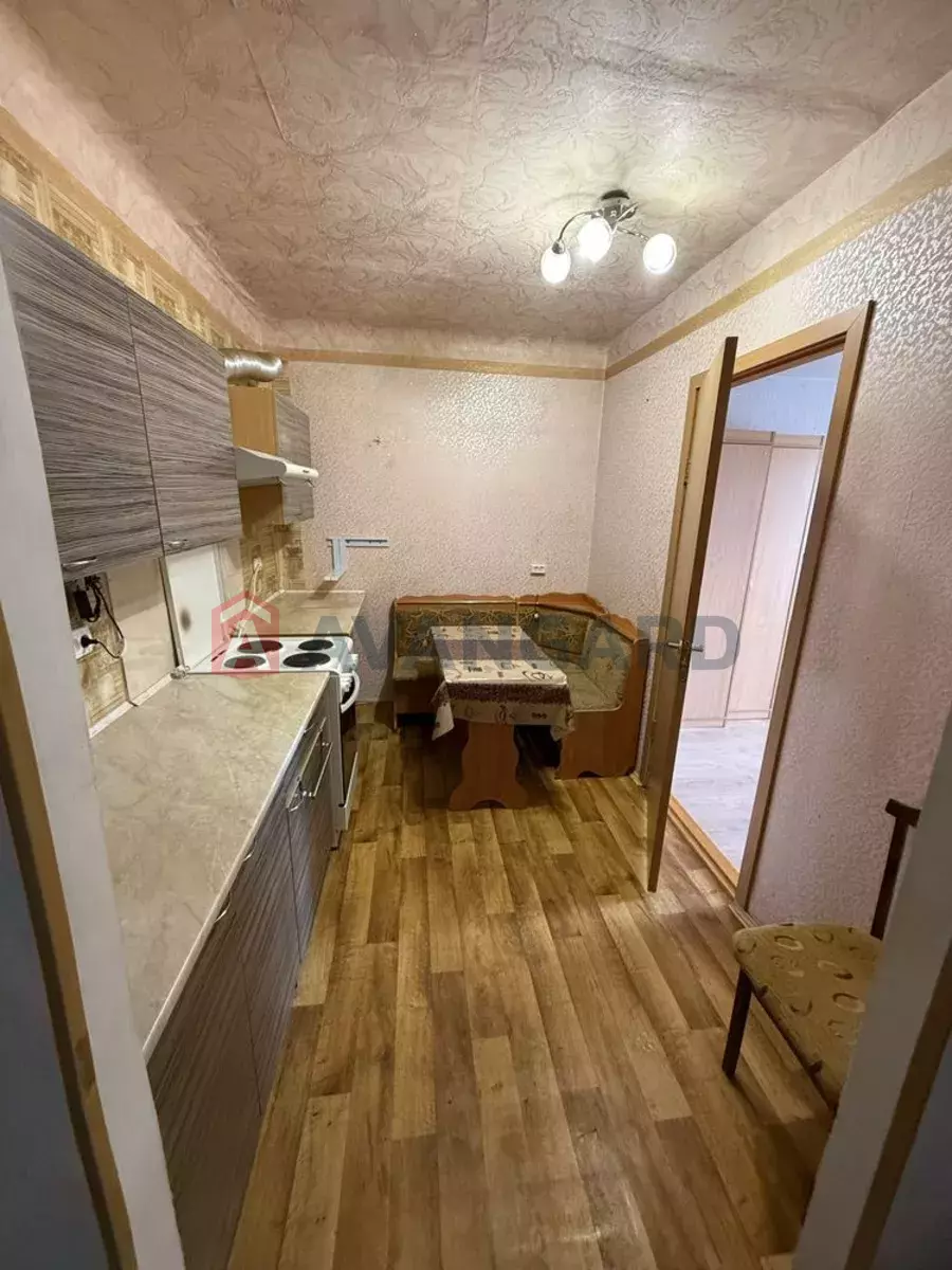 2 ��. ��������, 33/-/6 ��. �., 3/5 ������ ���� 6