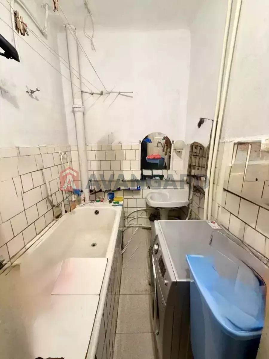 3 ��. ��������, 68/42/8 ��. �., 2/4 ������ ���� 7