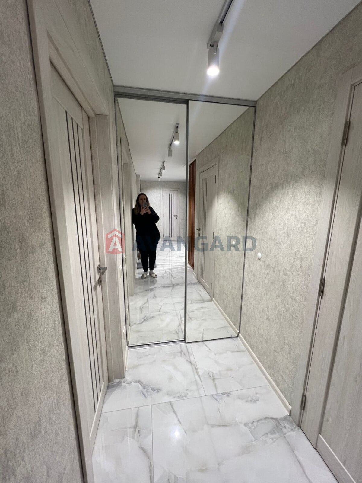 3 ��. ��������, 68/43/7 ��. �., 5/9 ������ ���� 8