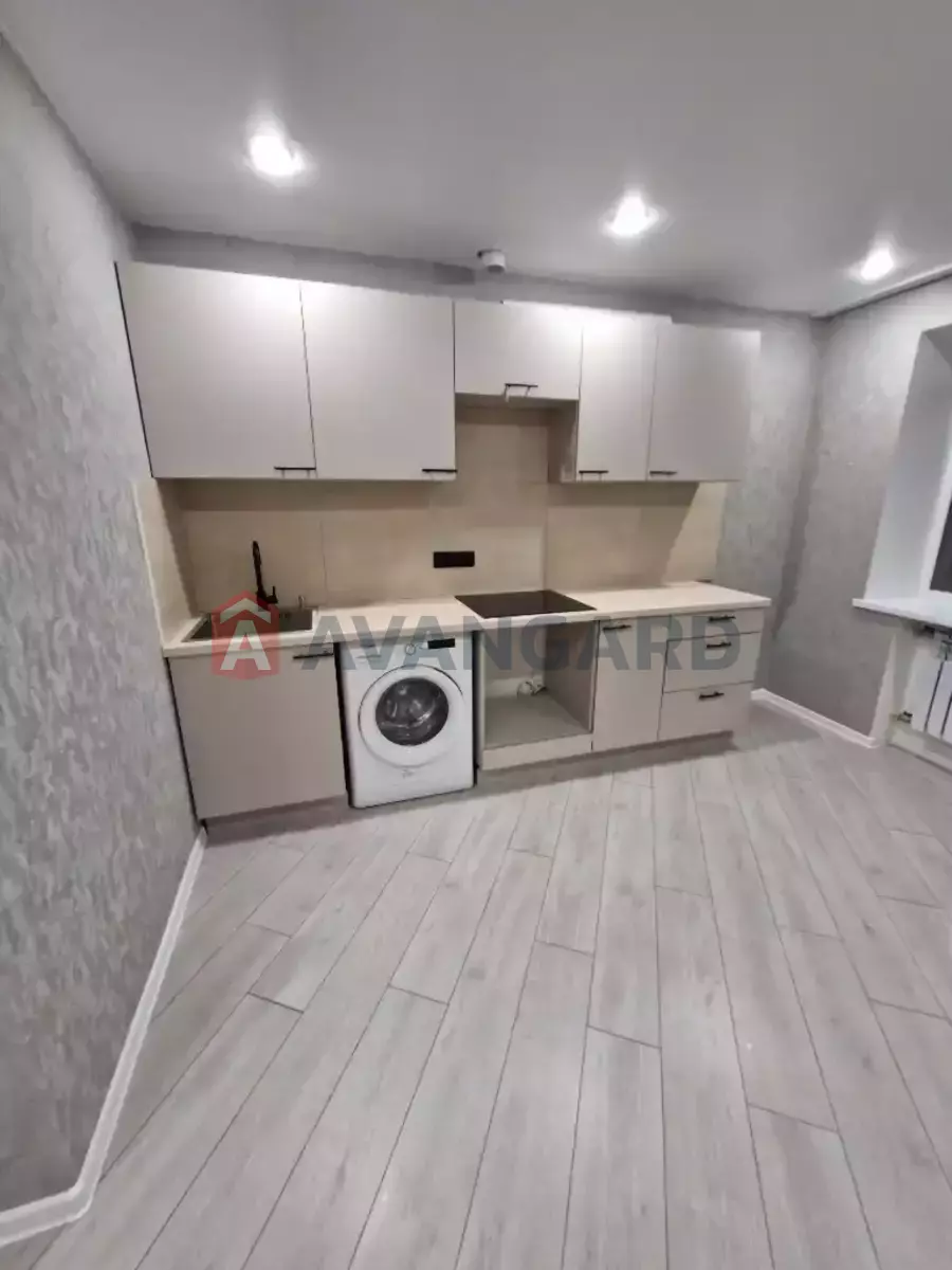 1 ��. ��������, 33/-/12 ��. �., 5/5 ������ ���� 2