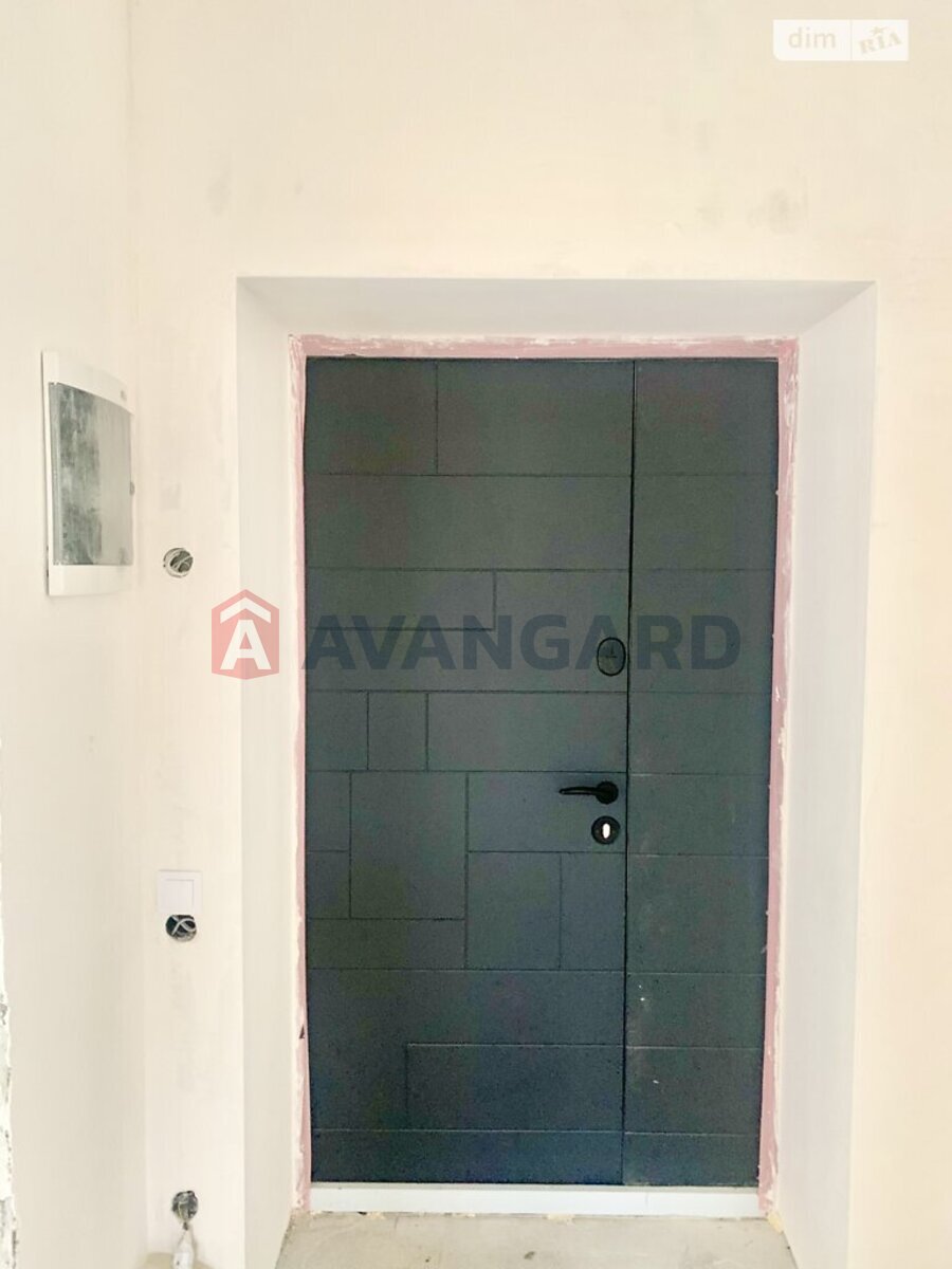 4 ��. ��������, 160/95/- ��. �., 1/2 ������ ���� 13