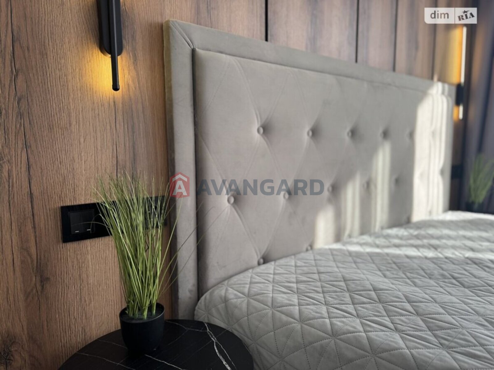 2 ��. ��������, 65/33/11 ��. �., 8/10 ������ ���� 1