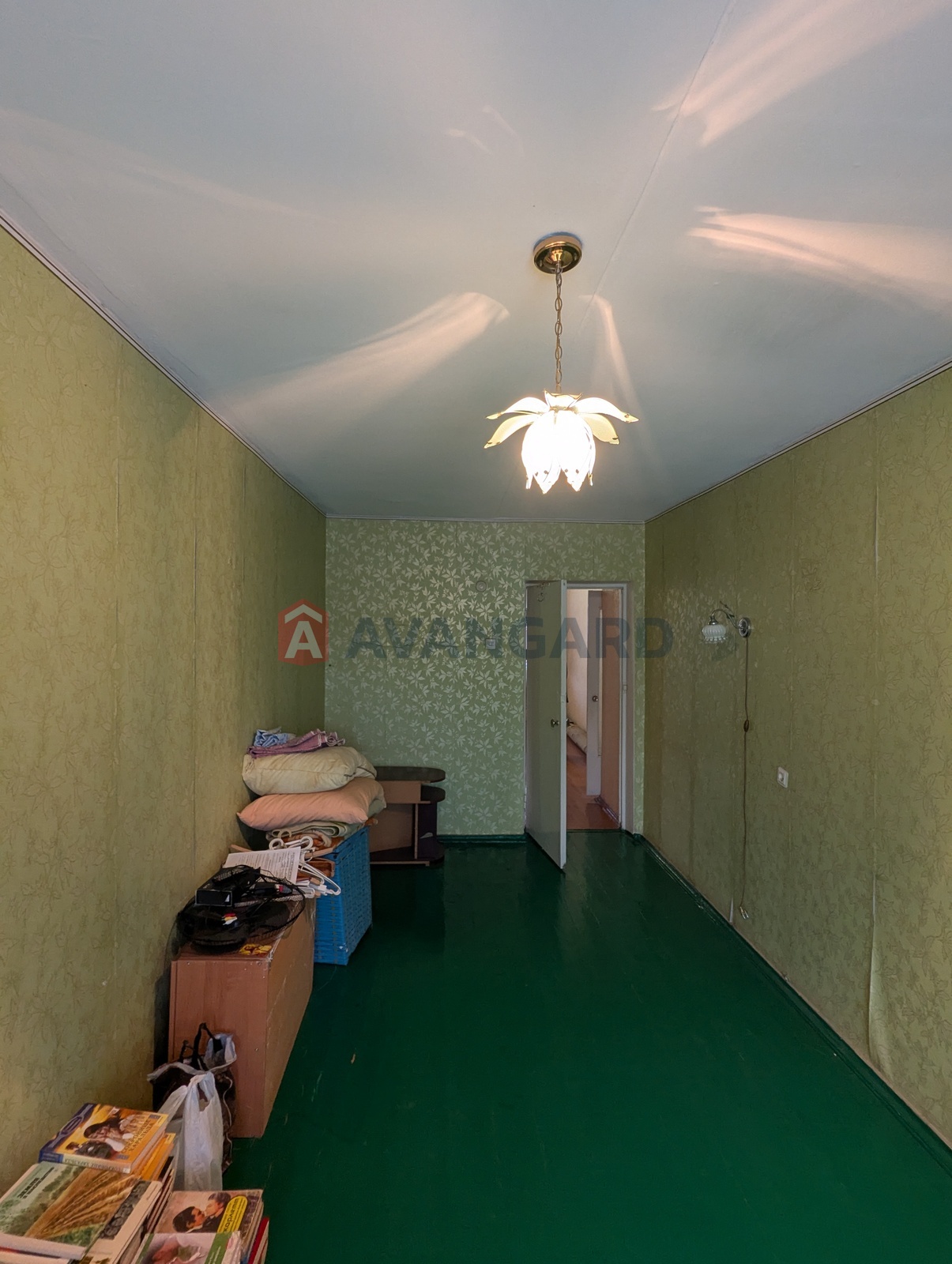 2 ��. ��������, 47/28/6 ��. �., 5/5 ������ ���� 17