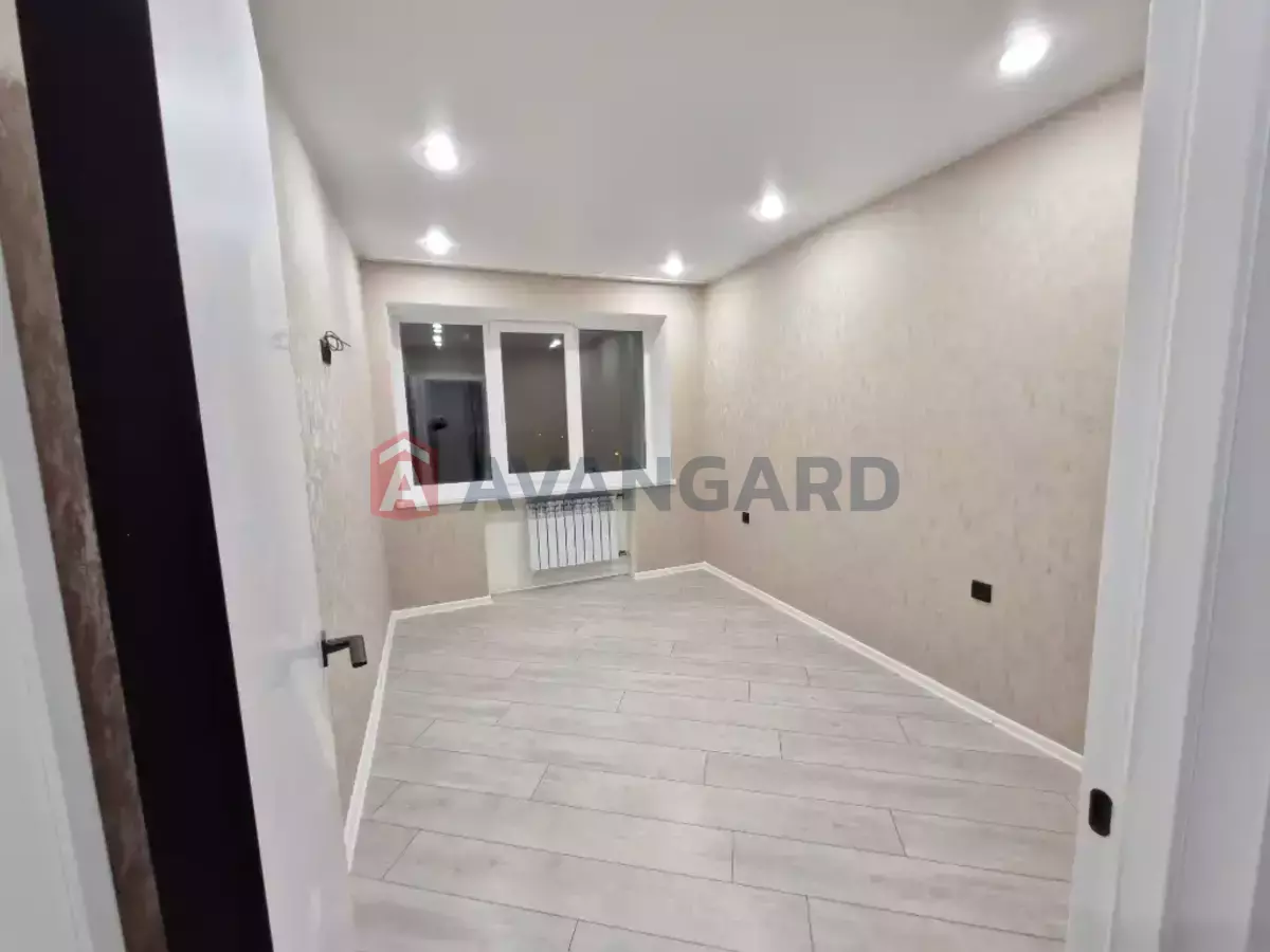 1 ��. ��������, 33/-/12 ��. �., 5/5 ������ ���� 17