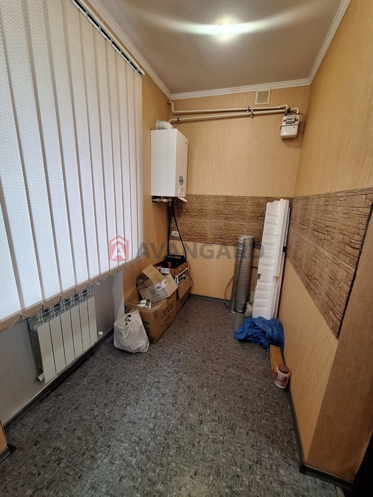 3 ����. ��������, 58,1/39,6/6,7 ��. �., 1/4 ���� ���� 8