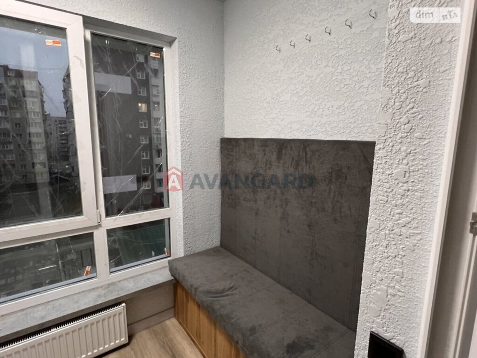 3 ��. ��������, 78/-/10 ��. �., 5/10 ������ ���� 28