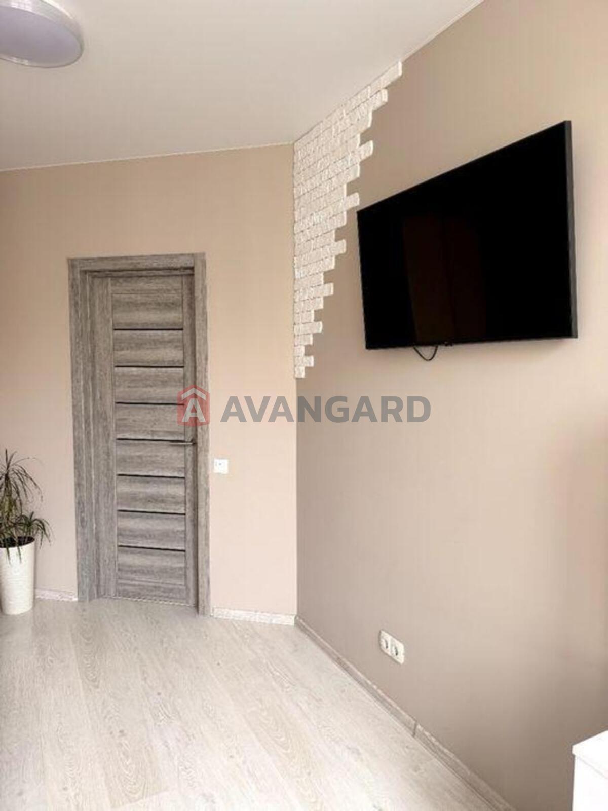 1 ��. ��������, 32/-/9 ��. �., 8/10 ������ ���� 17