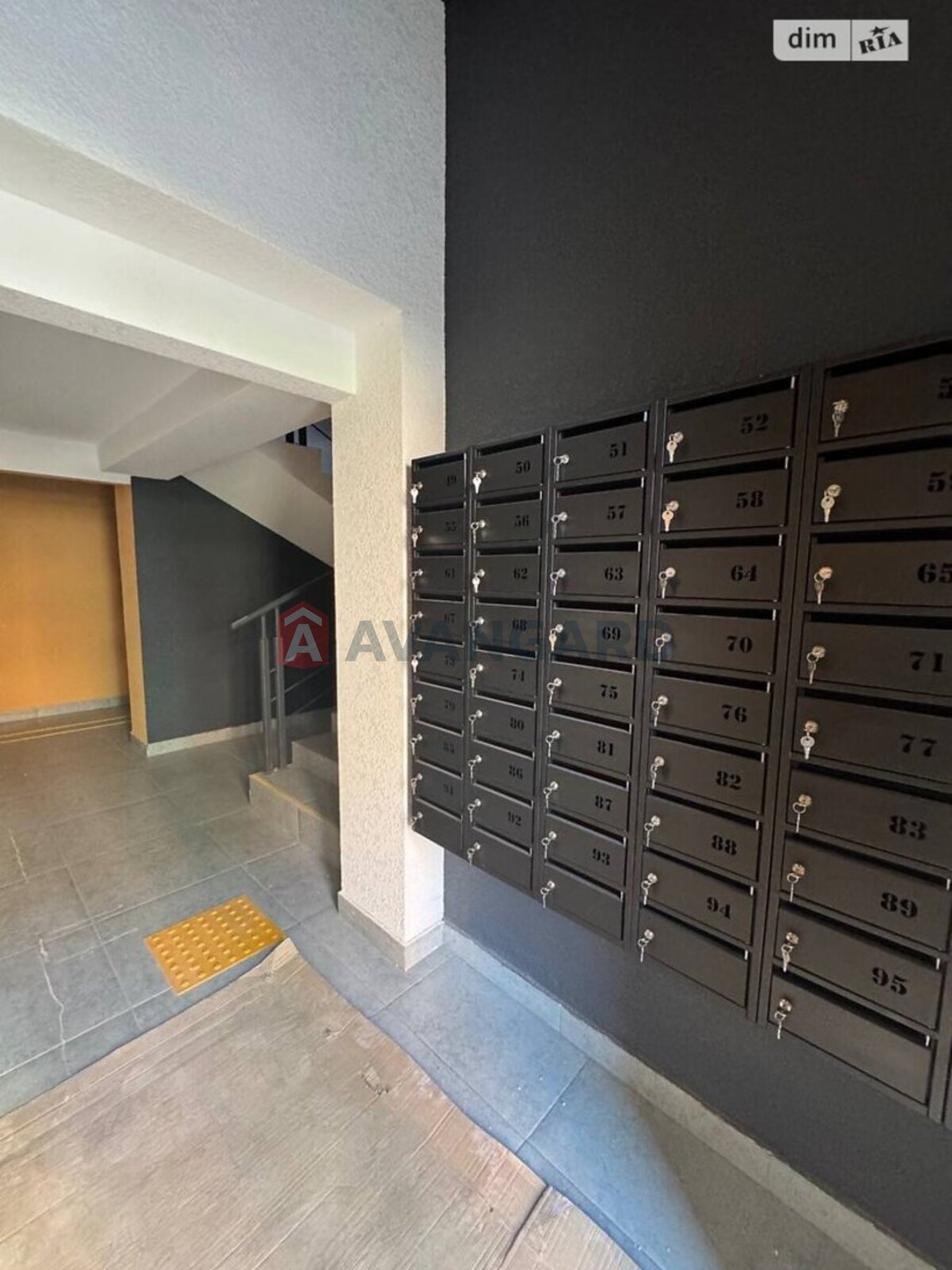 1 ��. ��������, 39/13/8 ��. �., 2/10 ������ ���� 2