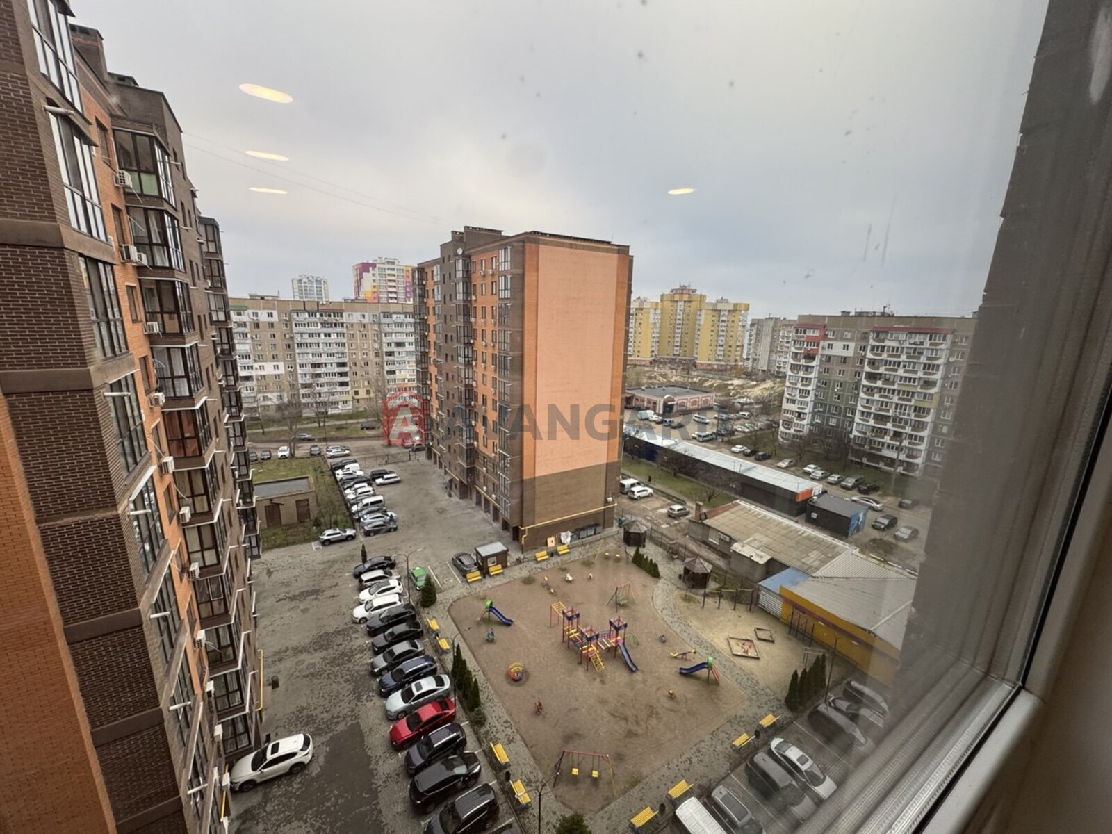 2 ����. ��������, 61/34/11 ��. �., 10/12 ���� ���� 6