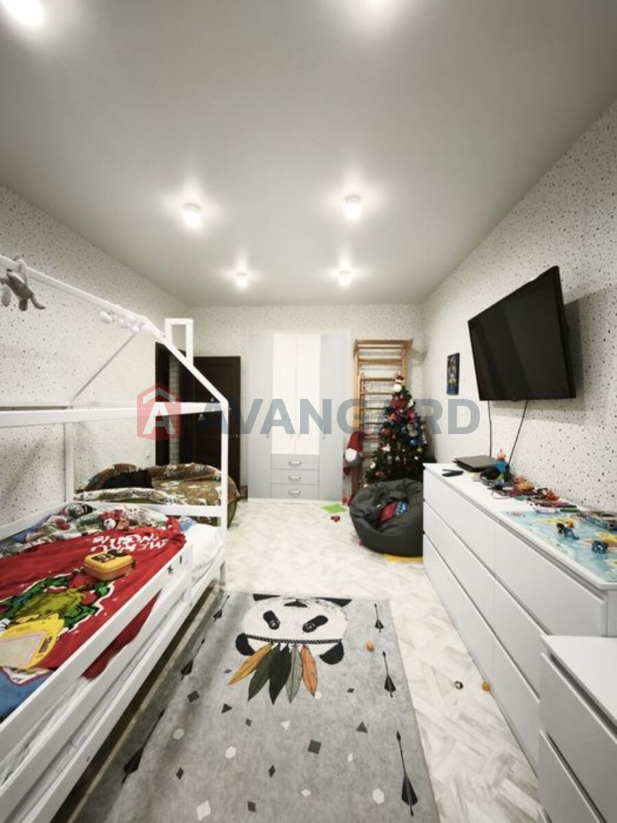 4 ��. ��������, 95/-/9 ��. �., 3/5 ������ ���� 5