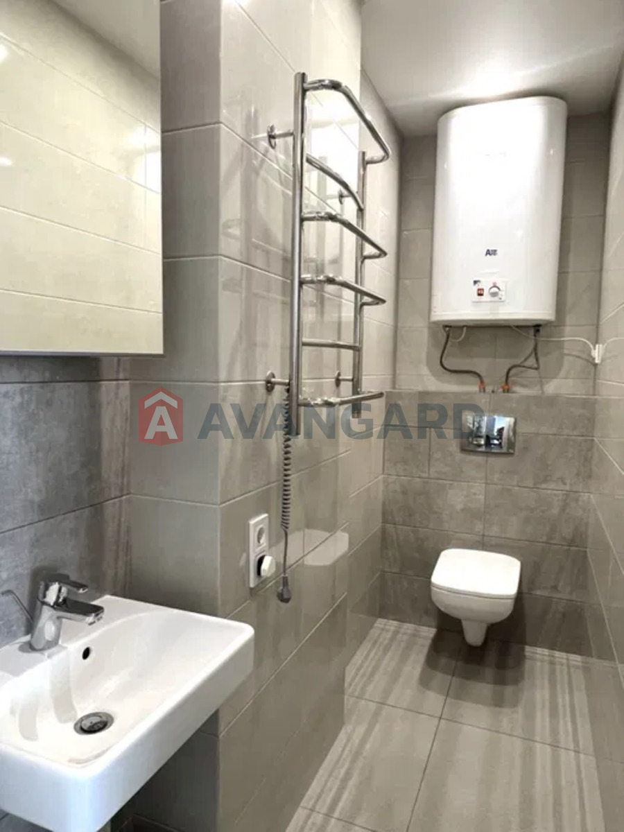 3 ��. ��������, 83/-/15 ��. �., 22/25 ������ ���� 19