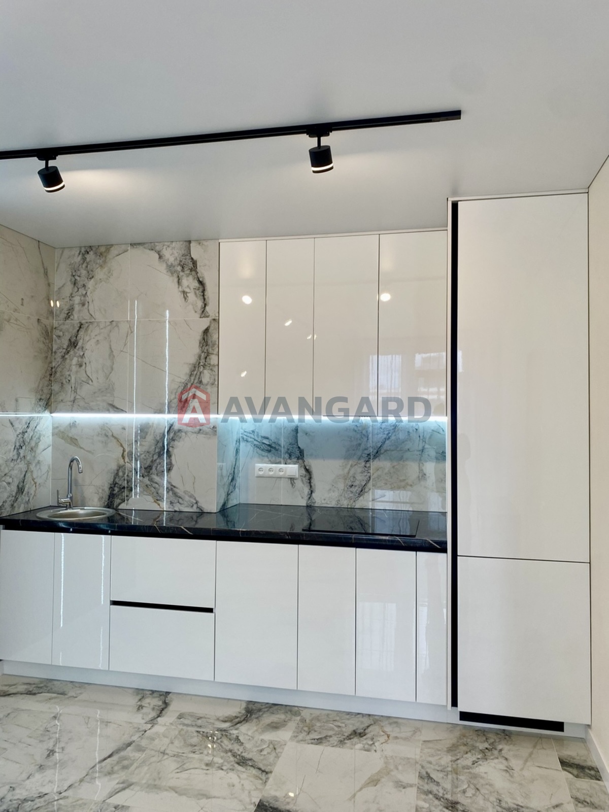 1 ��. ��������, 44/14/20 ��. �., 24/26 ������ ���� 2