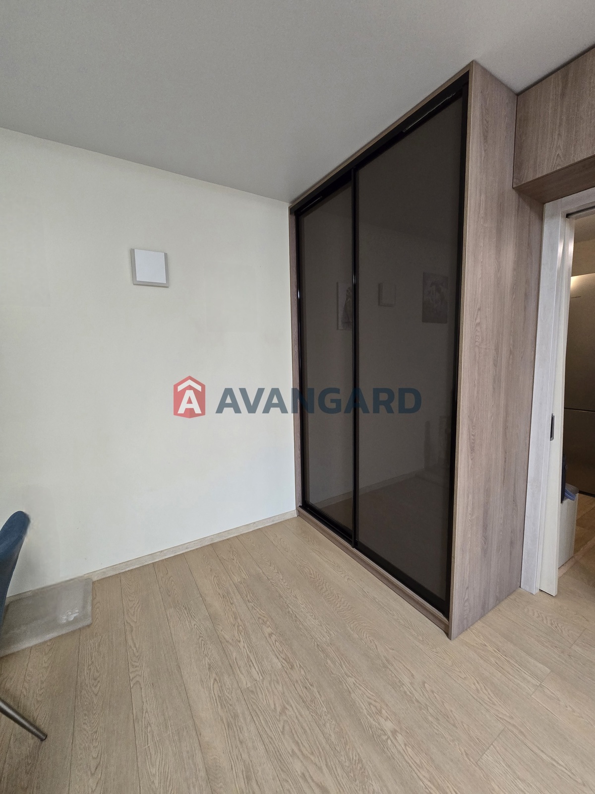 2 . , 43,7/-/8 . ., 9/9   9